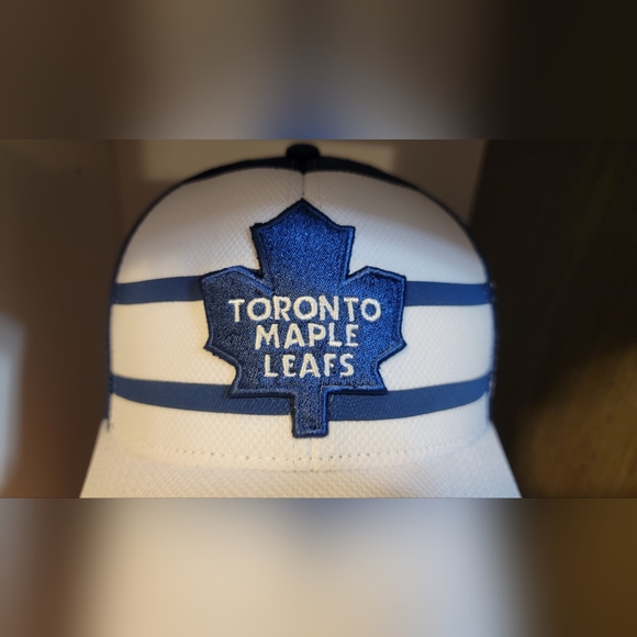 BNWT Toronto Maple Leafs Reebok Hat - Picture 2 of 6